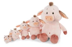 Nici 47793 Schwein Pigwick 31cm Farm Friends Plüsch Kuscheltier Schlenker GREEN -Bester Spielzeug Geschäft 47790 10 47791 47792 47793 47794 Groessenvergleich 2048x1345 2