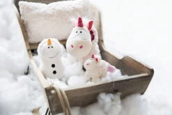 Nici 48161 MagNICI Einhorn Theodor Im Schneeanzug 12cm Magnetfigur Plüsch GREEN 5 Nici 48161 MagNICI Einhorn Theodor Im Schneeanzug 12cm Magnetfigur Plüsch GREEN -Bester Spielzeug Geschäft 48166 10 48163 48162 Milieu vorl 2048x1365