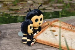 Nici 48736 Glubschis Meadow Biene Miss Bizz 25cm Plüsch Kuscheltier GREEN -Bester Spielzeug Geschäft 48736 10 48733 Milieu 2048x1366