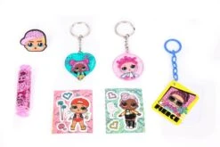 1x Dose L.O.L. Surprise Stationery Tube Sammeldose Schreibwaren Mysterybox 7 1x Dose L.O.L. Surprise Stationery Tube Sammeldose Schreibwaren Mysterybox -Bester Spielzeug Geschäft lol surprise tube stationary 6 sortiert im displaybox 2